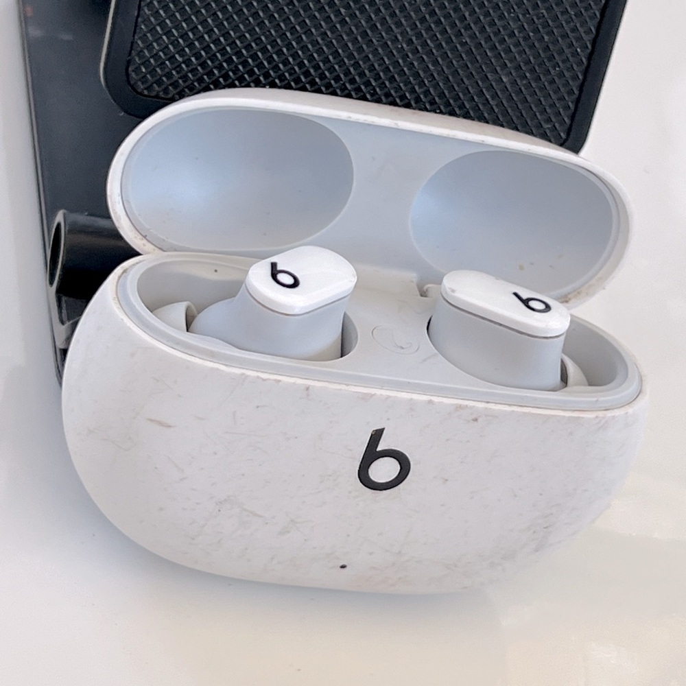 Beats Studio Wireless Earbuds